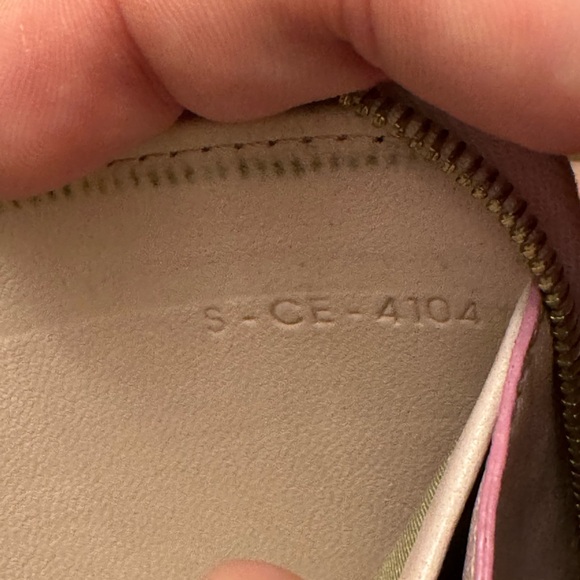 Celine two toned zip around wallet - Picture 4 of 11